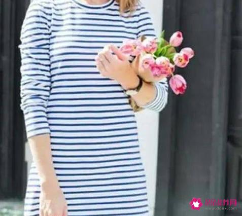 肩宽厚的女生穿衣搭配技巧