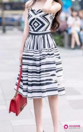 抹胸裙怎样配搭