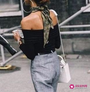 如何搭配丝巾