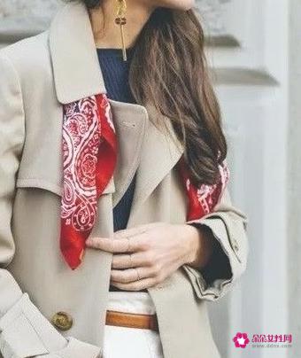 丝巾小方巾好还是大方巾好