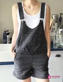 吊带背心初中生怎么穿