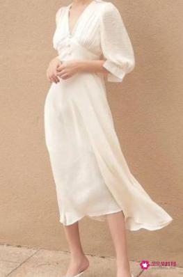喜欢穿蓝色衣服的女人