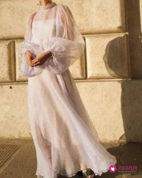 喜欢穿蓝色衣服的女人