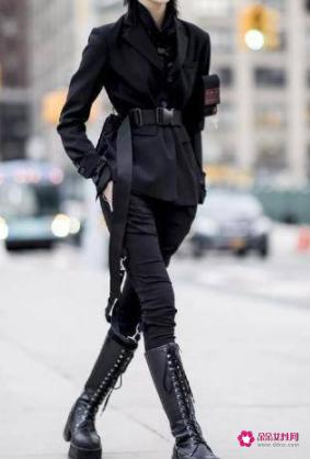 喜欢穿蓝色衣服的女人