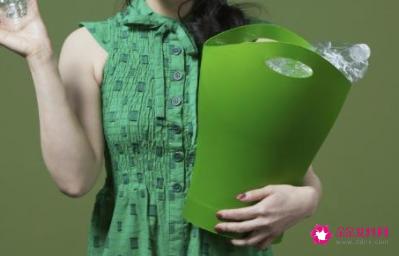 30岁女人穿什么颜色