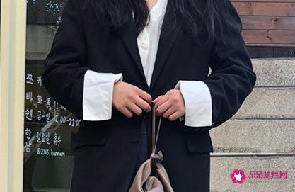 30岁女人穿什么颜色