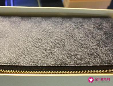 正品LV钱包真假辨别技巧