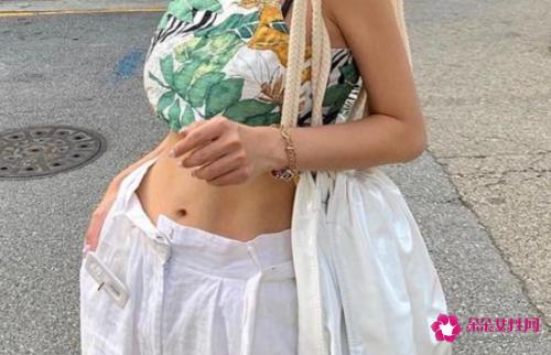 少女吊带背心的穿搭推荐