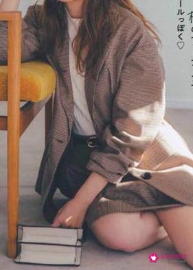 春天短裙怎么搭配上衣