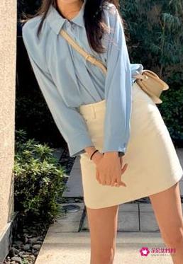 春天短裙怎么搭配上衣