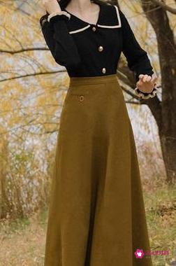 春天短裙怎么搭配上衣