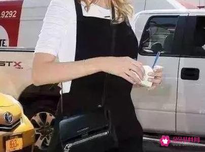 如何穿搭配衣服