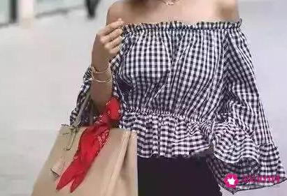 如何穿搭配衣服