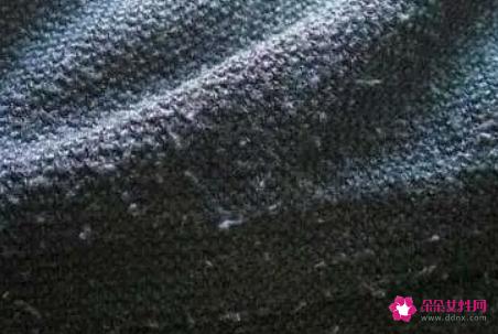 毛衣起球怎么处理