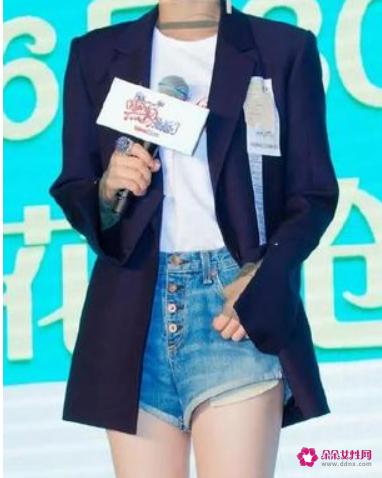 牛仔短裤搭配方法