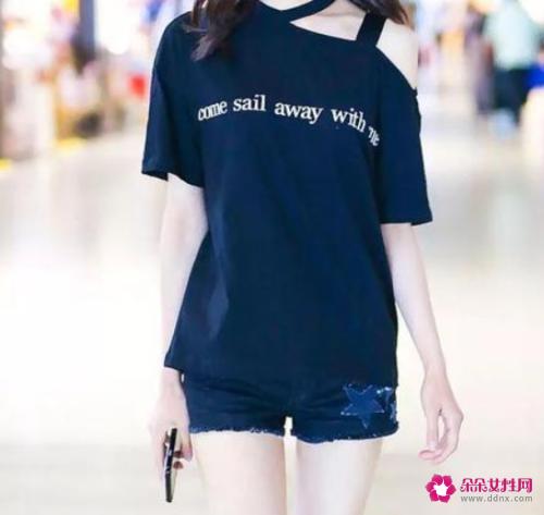 牛仔短裤搭配方法