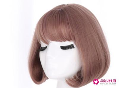 脸宽的人留什么发型好看