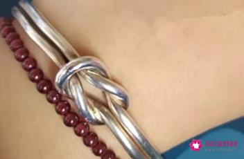 手镯与手链的搭配图