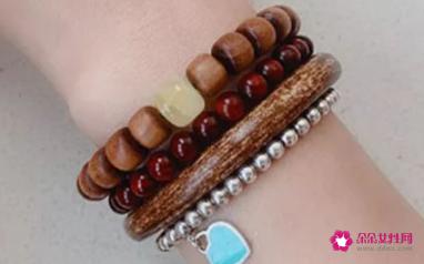 手镯与手链的搭配图