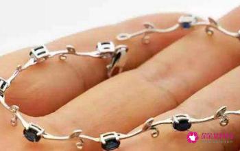 手镯与手链的搭配图