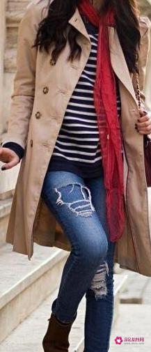 红色围巾如何搭配好看