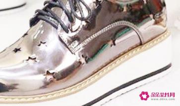 松糕鞋怎么搭配衣服