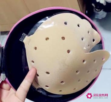搭吊带的内衣
