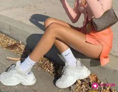 腿短穿什么鞋子显腿长