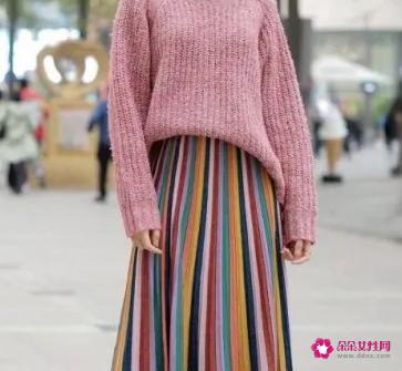 冬季长裙配什么上衣好看