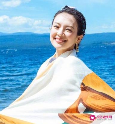 长条丝巾的20种系法图解