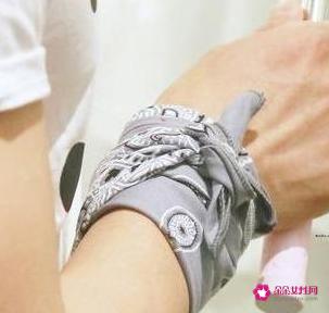 长条丝巾的20种系法图解