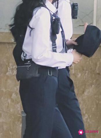 吊带牛仔裤穿搭