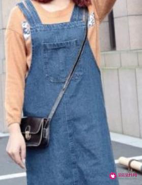 牛仔背带裙秋冬搭配全身图