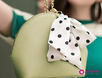 长条丝巾的各种系法图解