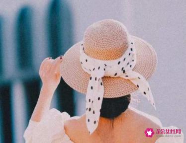 长条丝巾的各种系法图解