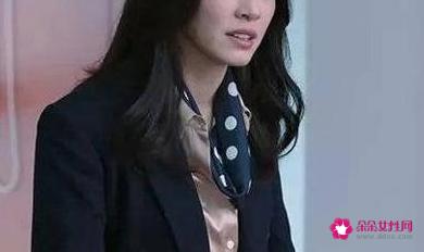 长条丝巾的各种系法图解