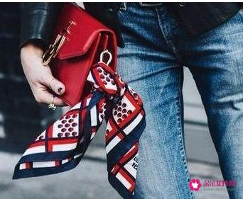 长条丝巾的各种系法图解