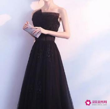 黑色礼服裙搭配图片