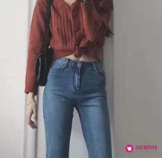 浅蓝色牛仔裤经典的搭配