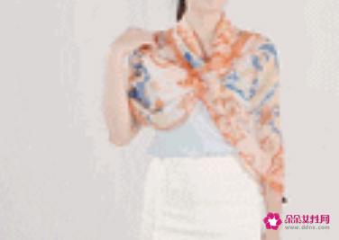 小方丝巾的18种系法视频