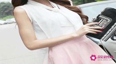 长款裙裤怎么搭配上衣