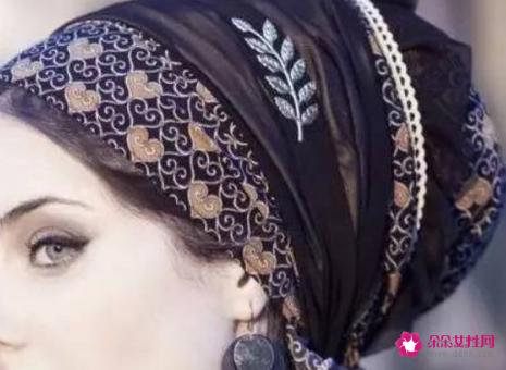 小丝巾的多种系法