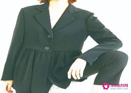 黑色裤子配什么颜色鞋子