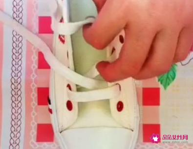 鞋带的系法图解花样