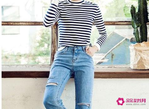 牛仔裙裤配什么上衣