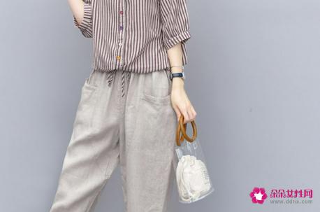 女生条纹裤穿搭方法