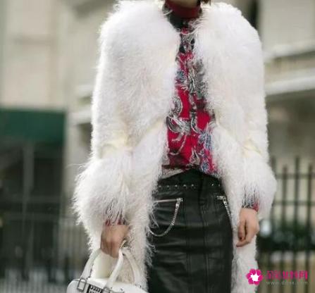 皮草搭配什么衣服好看
