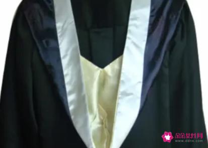 学士服怎么穿