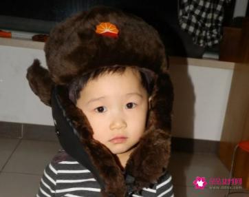 各种帽子的戴法方式