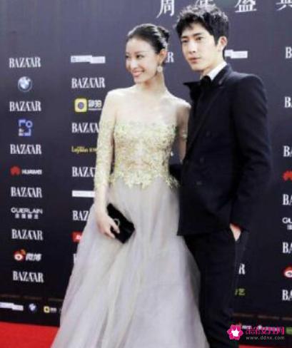 张若昀红毯造型服装造型大胆另类